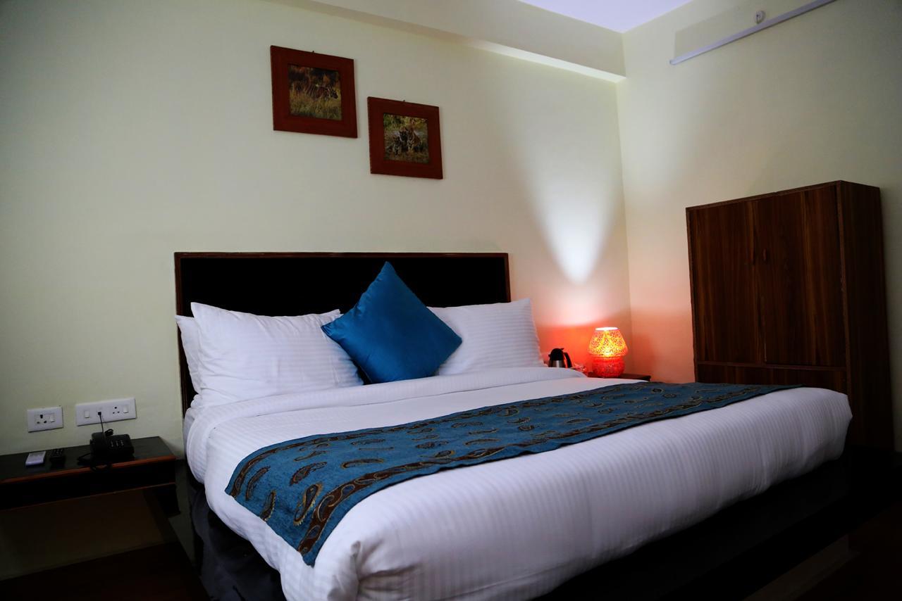 Aravali Clarks Inn Alwar Exterior foto