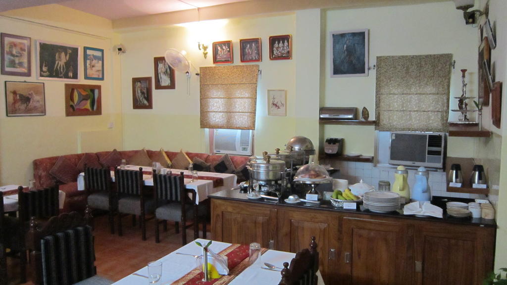 Aravali Clarks Inn Alwar Exterior foto
